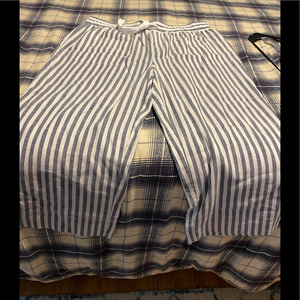 Pull on elastic waist wide leg summer Capri pants